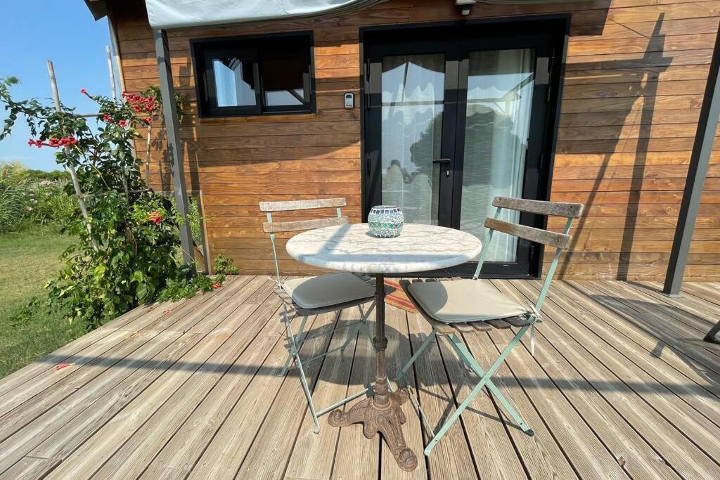 Myinsolite - Tiny-House, Jacuzzi, Brasero, Piscine Aigues-Mortes Bagian luar foto