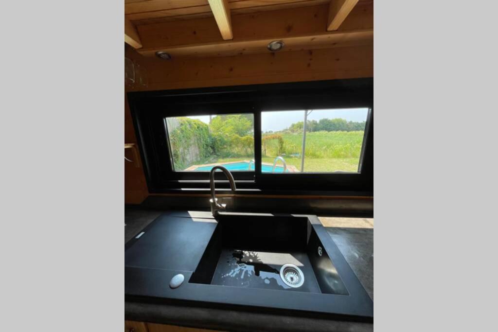 Myinsolite - Tiny-House, Jacuzzi, Brasero, Piscine Aigues-Mortes Bagian luar foto