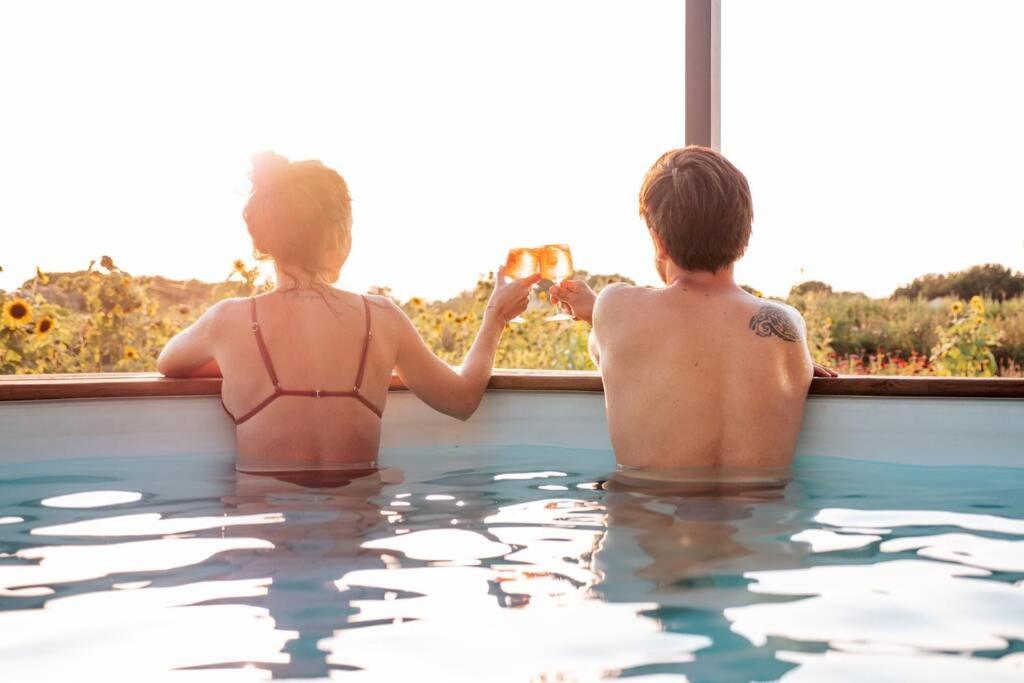 Myinsolite - Tiny-House, Jacuzzi, Brasero, Piscine Aigues-Mortes Bagian luar foto